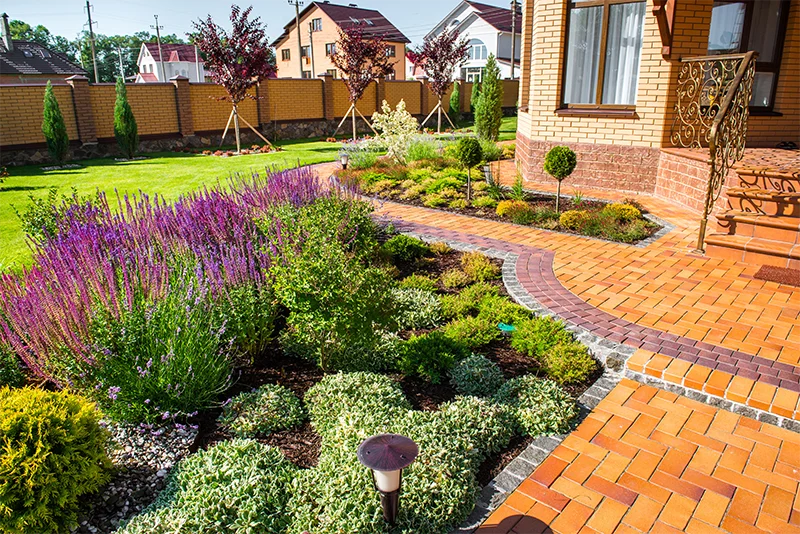 10 Ways to Make Your Yard Beautiful This Summer